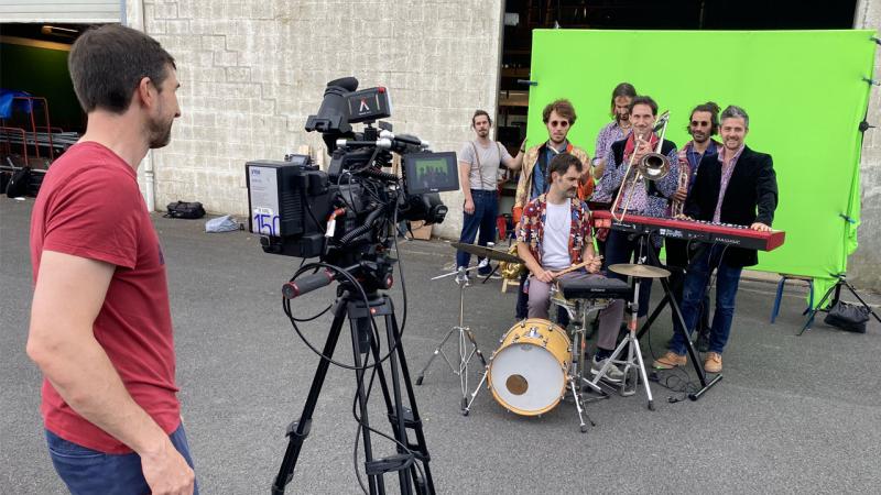 Tournage clip retropico sur fond vert