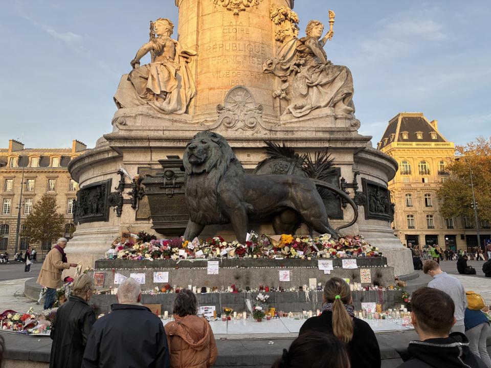 Lion place République